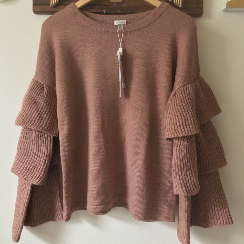 ✨BRAND NEW✨ RUFFLED TOP